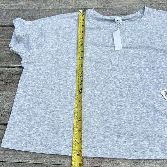 Lululemon Cates Tee size 6 NWT Heathered Core Ultra Light Grey - Picture 5 of 7